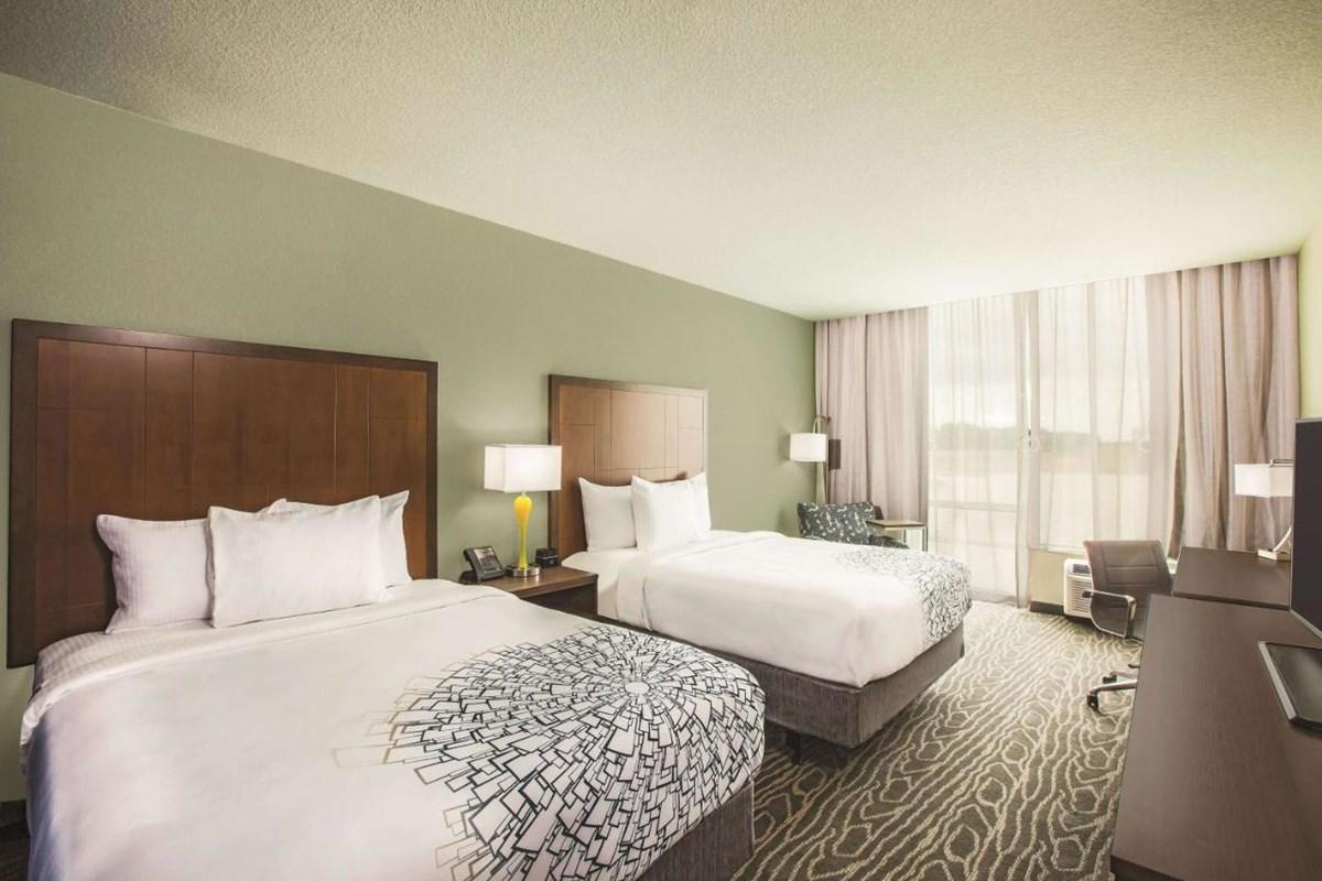 Hotel La Quinta By Wyndham Omaha Airport Downtown à Carter Lake Extérieur photo