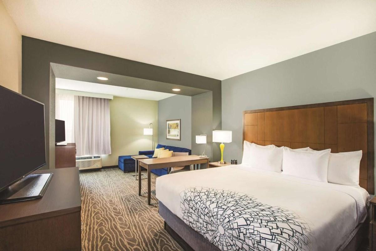 Hotel La Quinta By Wyndham Omaha Airport Downtown à Carter Lake Extérieur photo