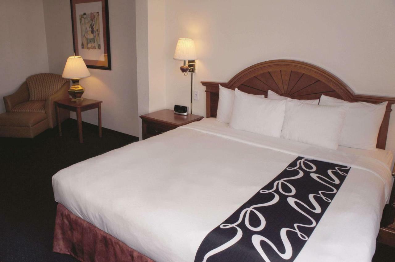 Hotel La Quinta By Wyndham Omaha Airport Downtown à Carter Lake Extérieur photo
