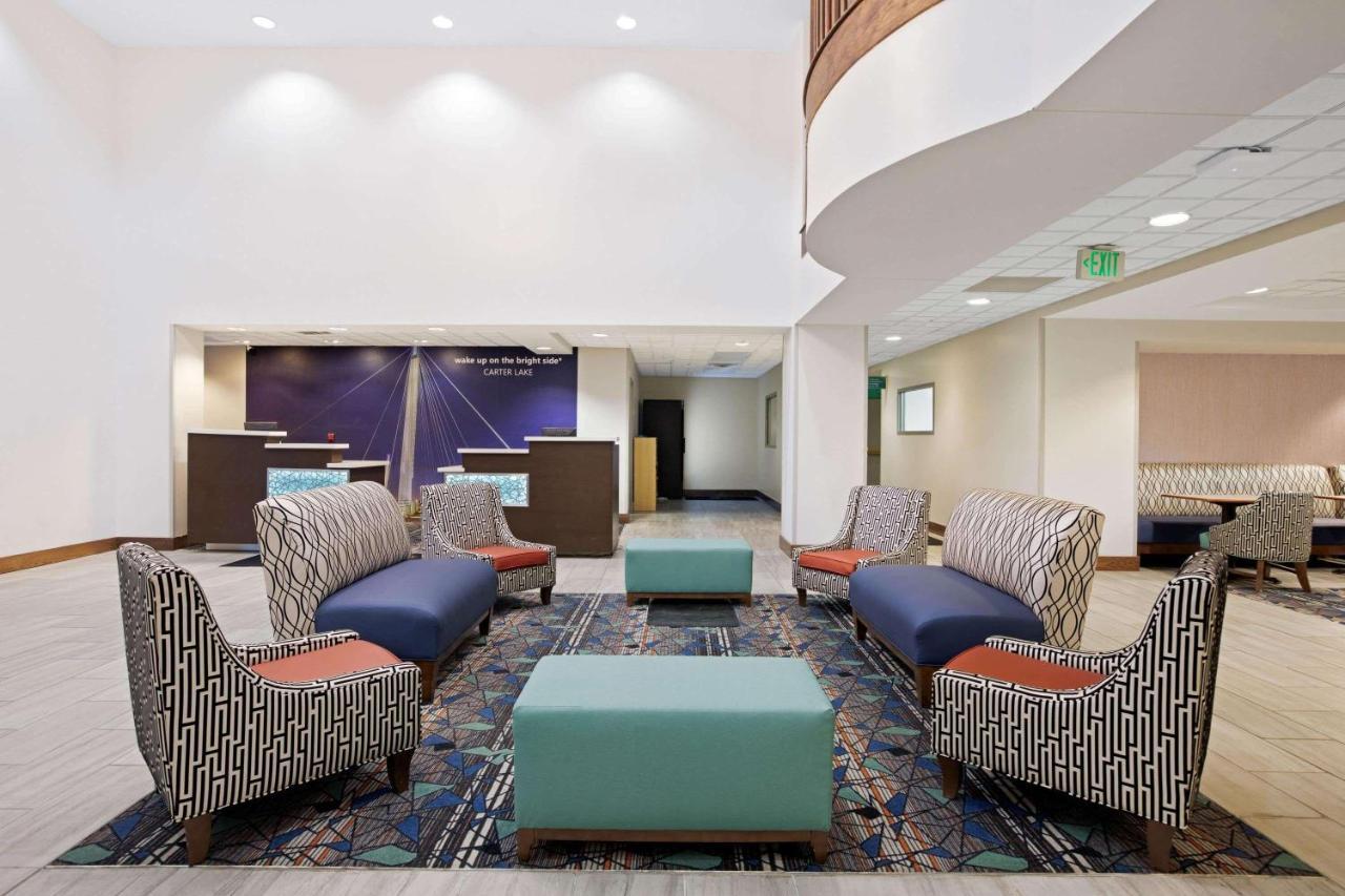 Hotel La Quinta By Wyndham Omaha Airport Downtown à Carter Lake Extérieur photo