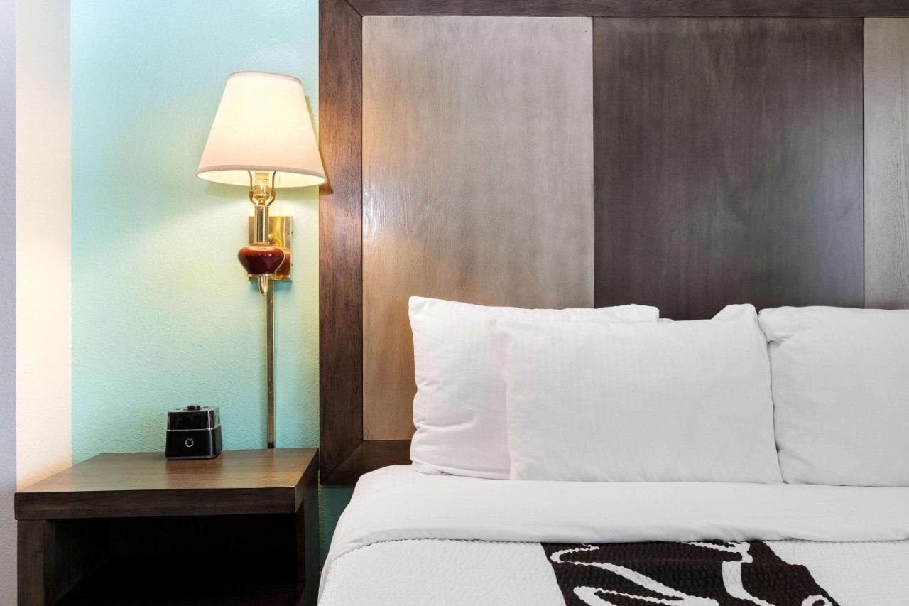 Hotel La Quinta By Wyndham Omaha Airport Downtown à Carter Lake Extérieur photo